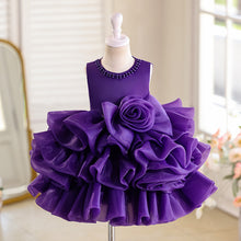 Cargar imagen en el visor de la galería, Vestido con perlas y falda escalonadas
