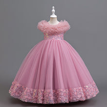Carregar imagem no visualizador da galeria, Vestido largo con flores y tul en los hombros con brillo
