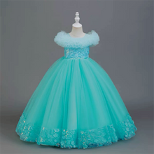 Carregar imagem no visualizador da galeria, Vestido largo con flores y tul en los hombros con brillo
