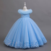 Carregar imagem no visualizador da galeria, Vestido largo con flores y tul en los hombros con brillo
