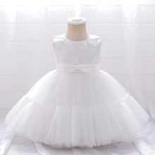 Cargar imagen en el visor de la galería, Vestido blanco con flores y moño
