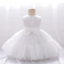 Cargar imagen en el visor de la galería, Vestido blanco con flores y moño
