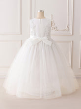 Carregar imagem no visualizador da galeria, Vestido blanco con bordados de flores y brillo
