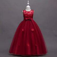 Cargar imagen en el visor de la galería, Vestido largo con detalles de flores y moño
