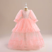 Carregar imagem no visualizador da galeria, Vestido media manga rosa,  largo de tul escalonado con bordados
