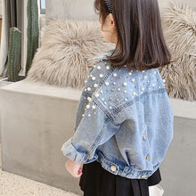 Carregar imagem no visualizador da galeria, Campera jeans con detalles de perlas
