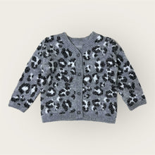 Carregar imagem no visualizador da galeria, Abrigo de hilo gris, animal print
