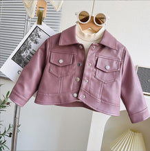 Cargar imagen en el visor de la galería, Campera violeta tipo cuerina
