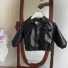 Carregar imagem no visualizador da galeria, Campera cuerina negra con moños
