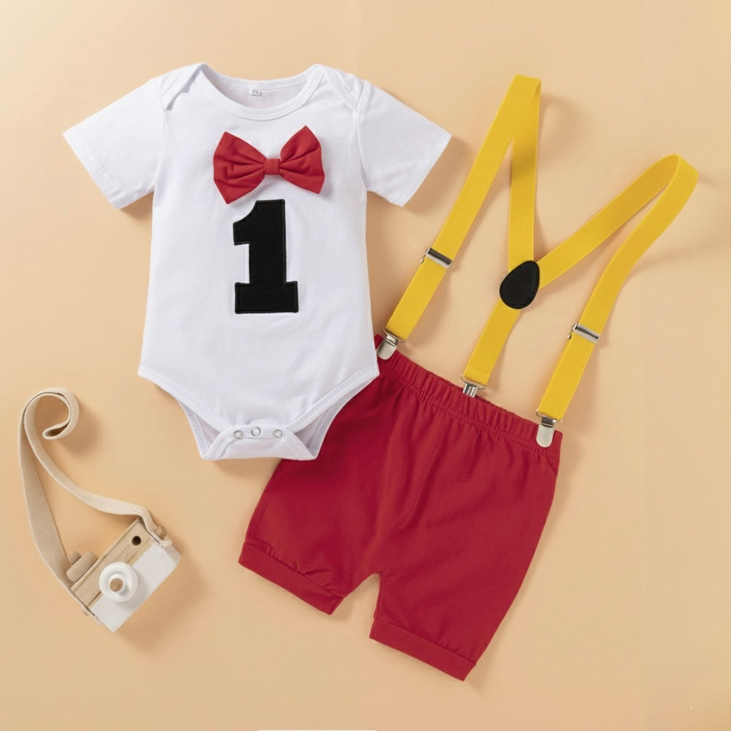 Body blanco con short bordo y tirante amarillo