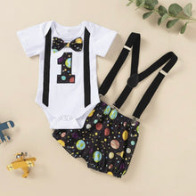 Carregar imagem no visualizador da galeria, Body blanco con short negro de universo y tirante
