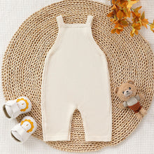 Carregar imagem no visualizador da galeria, Body de hilo tipo jardinera crema con letras One
