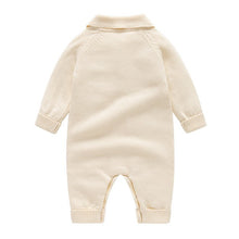 Carregar imagem no visualizador da galeria, Body enterizo crema de hilo con relieve
