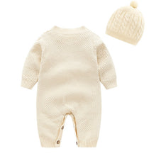 Carregar imagem no visualizador da galeria, Body enterizo de hilo con relieve y gorra
