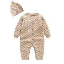 Carregar imagem no visualizador da galeria, Body enterizo de hilo con botones y gorra con pompom
