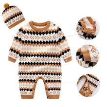 Carregar imagem no visualizador da galeria, Body enterizo con estampas y gorra
