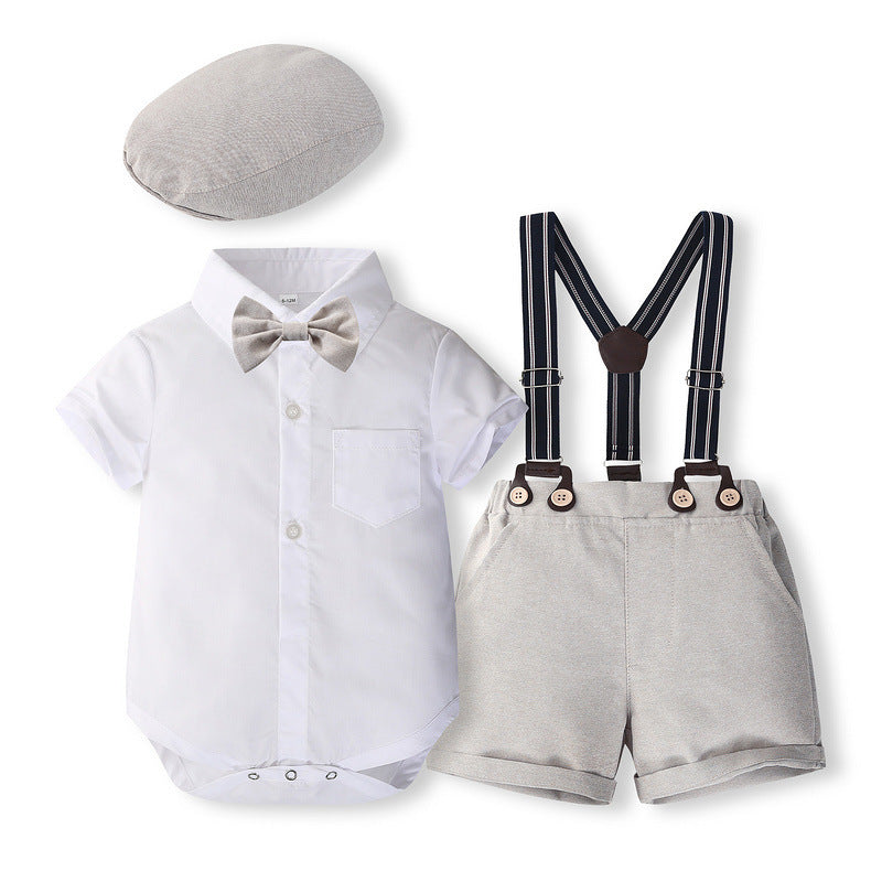 Body camisa blanco con moño, short gris, boina y tirante
