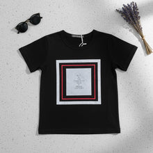 Cargar imagen en el visor de la galería, Remera lisa con estampa
