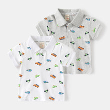 Cargar imagen en el visor de la galería, Remera con estampas de vehiculos estilo polo
