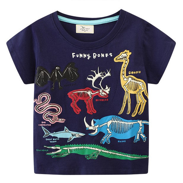 Remera azul marino con estampas de dino fosforescente