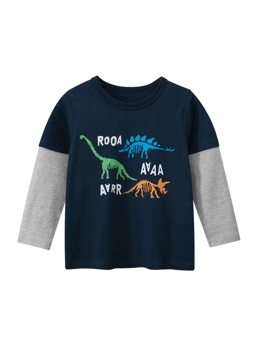 Remera azul marino de dino con mangas gris