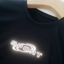 Cargar imagen en el visor de la galería, Remera liso con detalles en letras
