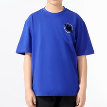 Cargar imagen en el visor de la galería, Remera liso con letras en la espalda
