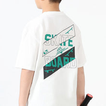 Cargar imagen en el visor de la galería, Remera liso con letras grande en la espalda
