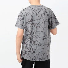 Carregar imagem no visualizador da galeria, Remera con detalles y letras
