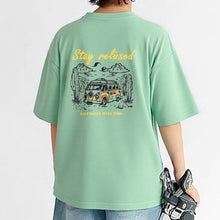Cargar imagen en el visor de la galería, Remera liso con diseños de auto en la espalda
