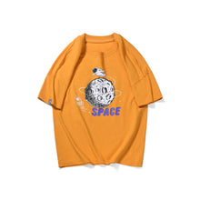 Carregar imagem no visualizador da galeria, Remera liso con estampas de luna y astronauta
