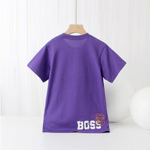 Carregar imagem no visualizador da galeria, Remera liso con estampas de letras en frente y en la espalda
