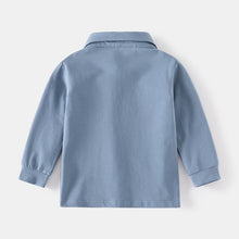 Carregar imagem no visualizador da galeria, Remera mangas largas azul con detalle de perro
