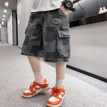 Carregar imagem no visualizador da galeria, Short jeans cuadrille tipo camuflado con bolsillos en los costados
