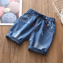 Cargar imagen en el visor de la galería, Short jeans con estampas de autos

