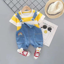Cargar imagen en el visor de la galería, Remera a rayas y jardinera de jeans
