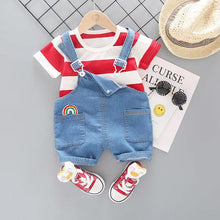 Cargar imagen en el visor de la galería, Remera a rayas y jardinera de jeans
