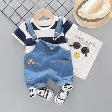 Cargar imagen en el visor de la galería, Remera a rayas y jardinera de jeans
