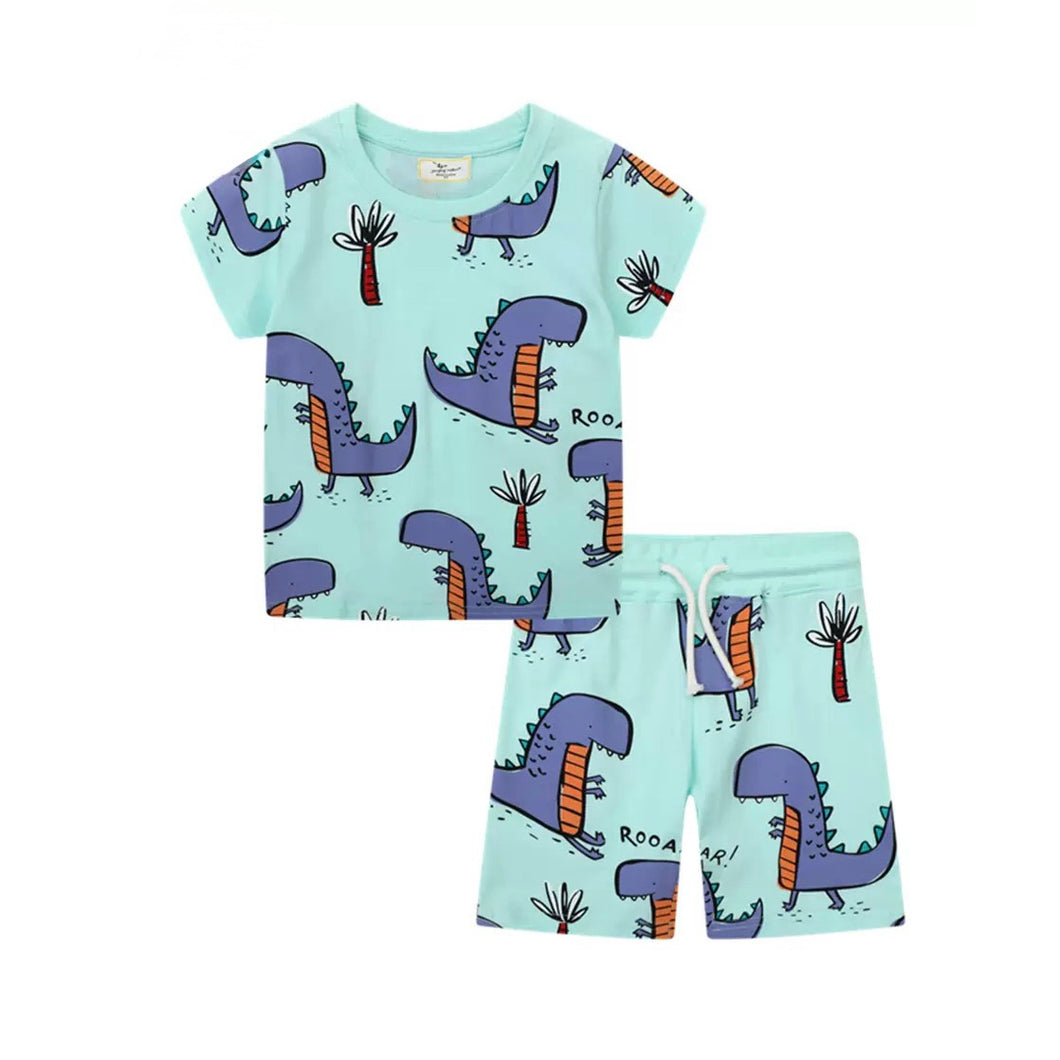 Remera y short con estampas de dino verde agua