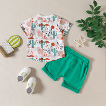Carregar imagem no visualizador da galeria, Remera blanca con estampas y short verde
