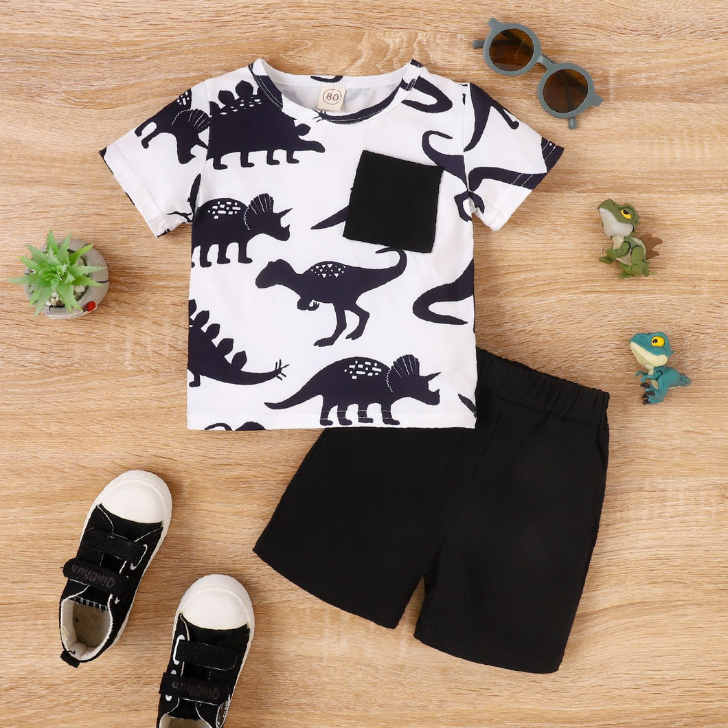 Remera blanco con estampas de dino y short negro