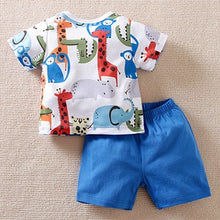 Carregar imagem no visualizador da galeria, Remera blanco de safari y short azul
