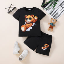 Carregar imagem no visualizador da galeria, Remera y short negro con estampa de Oso

