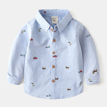 Cargar imagen en el visor de la galería, Camisa con estampas de autos y animales
