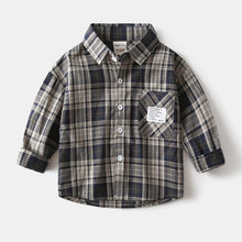 Cargar imagen en el visor de la galería, Camisa cuadrille con bolsillo y letras
