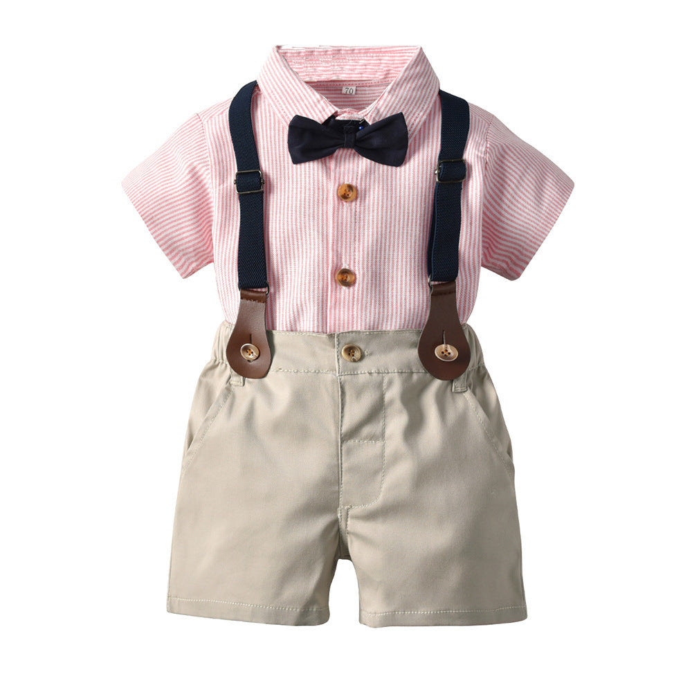 Camisa a rayas con short, tirantes y moño azul marino