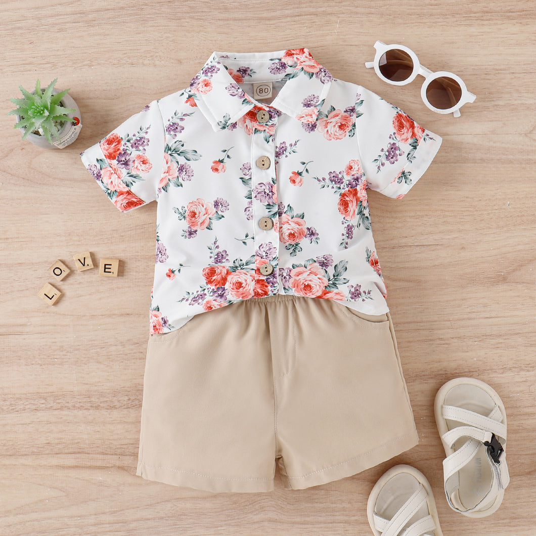 Camisa blanca floreado y short crema