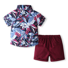 Cargar imagen en el visor de la galería, Camisa con estampas de hojas, moño y short bordo
