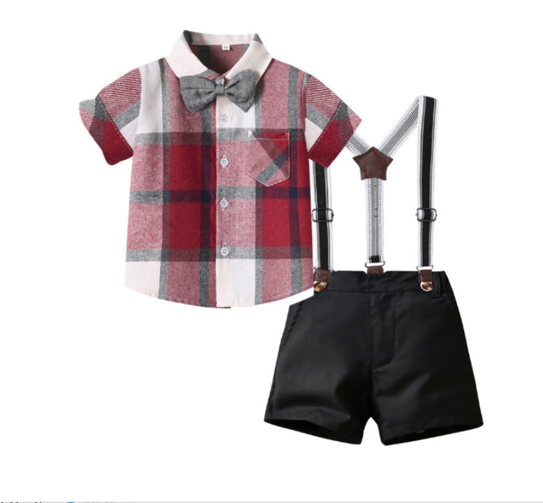 Camisa a cuadros bordo con moño y short negro con tirante