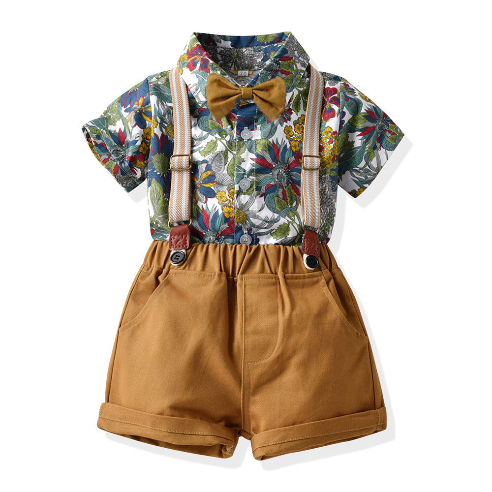 Camisa con estampas de flores ,moño y short caqui con tirante